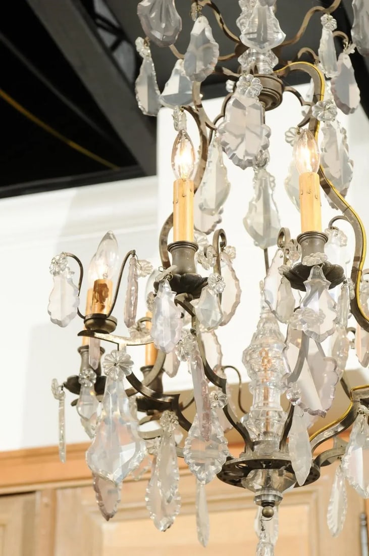 French Louis-Philippe Period 1840s Eight-Light Crystal Chandelier with Finial - 7