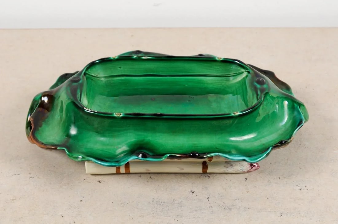 French 19th Century Longchamp Majolica Asparagus Server with Foliage Platter - 3