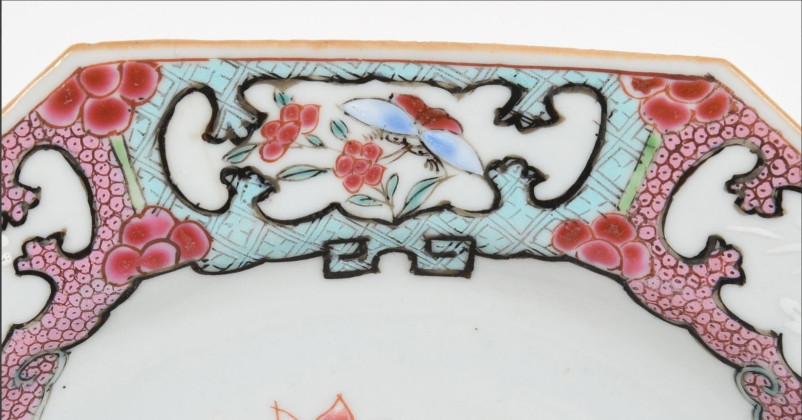 Early 18th Century Chinese Export Porcelain Famille Rose Octagonal Botanical Dish - 3