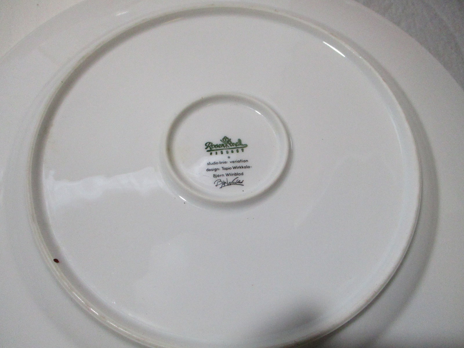Mid 20th Century Rosenthal Dinner Plates by Bjorn Wiindblad - A Set of 12 - 7