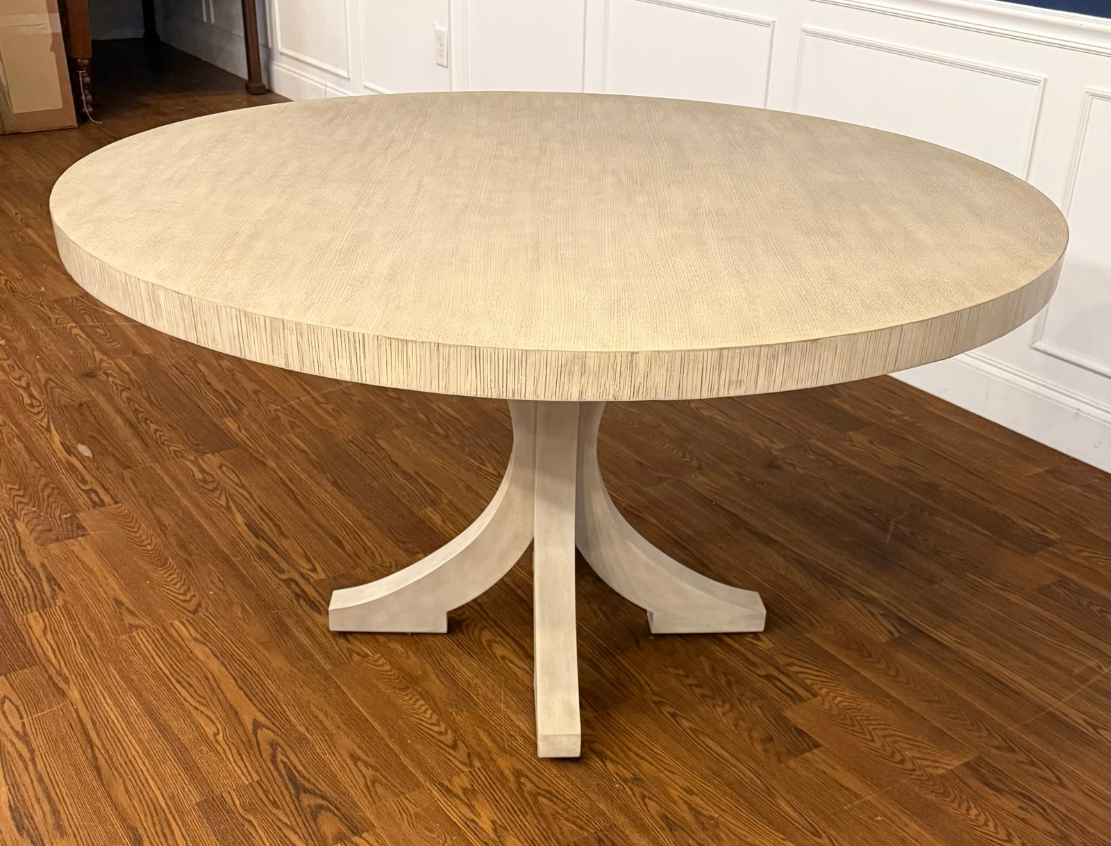 Century Casual Round Dining/Breakfast/Game Table - 13