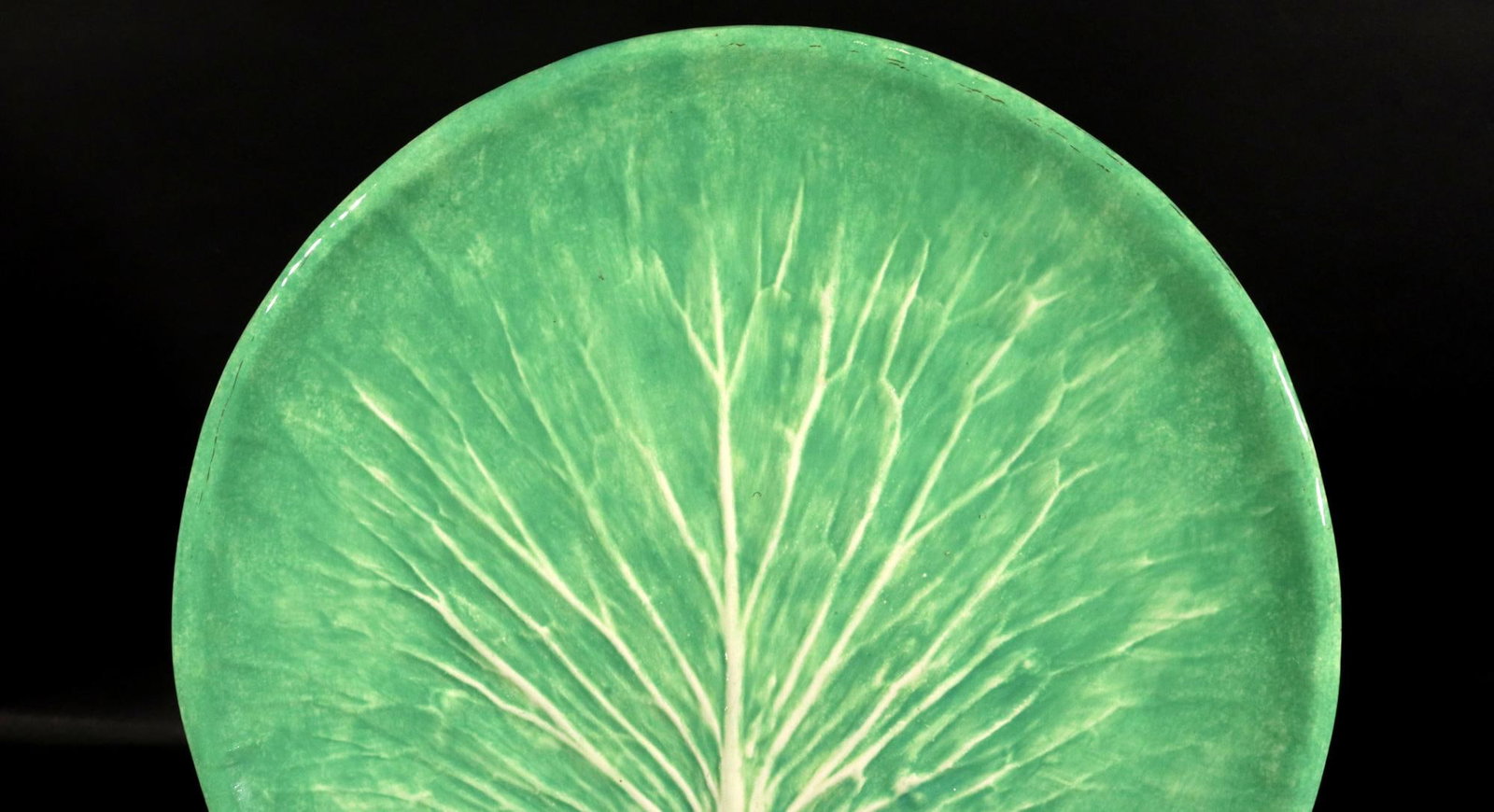 Late 20th Century Dodie Thayer Trompe l'Oeil Lettuce-Ware Dish - 3