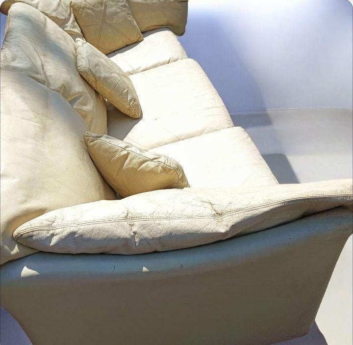 Timeless Elegance: Rare 1980 Vintage Dansk Danish Leather Sofa - 10