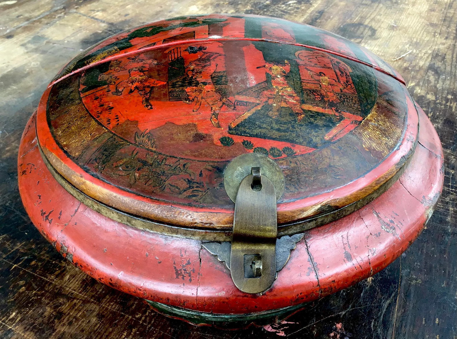 Hand-Made Chinese Red Lacquered Chinoiserie Box - 8