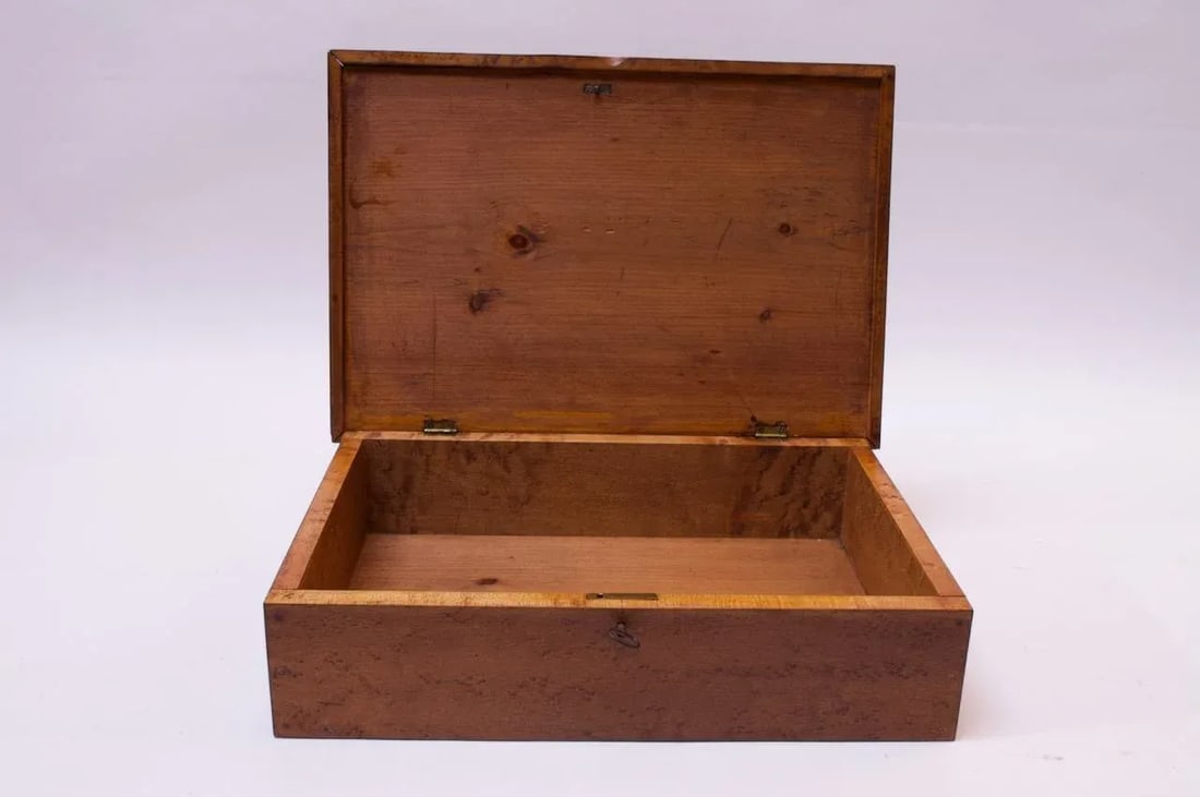 Folk Art Deco Maple Burl Wood Decorative Lock Box with Inlay Detail - 9