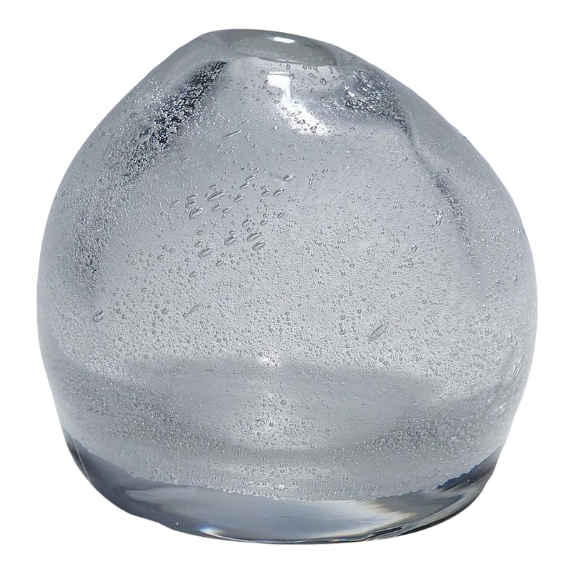Art Glass Vase With Sodium Bubbles Tapio Wirkkala for Iittala 1940s: Art Glass Vase with Sodium Bubbles Tapio Wirkkala for Iittala 1940s An early art glass vase designed by Tapio Wirkkala for Iittala Glassworks in the 1940s. Free blown crystal clear glass with internal