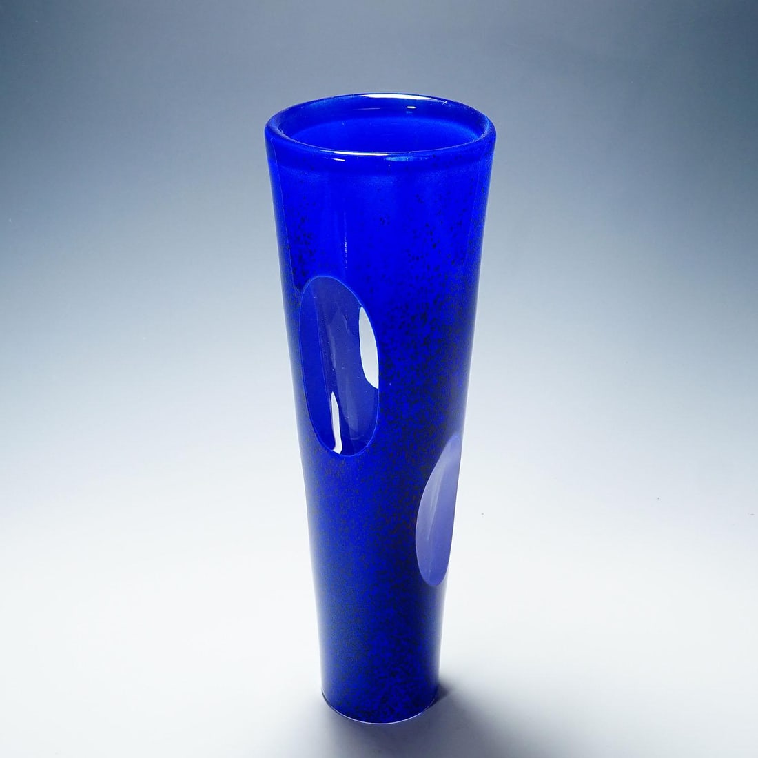 Vintage Unique Art Glass Vase by Goeran Waerff for Kosta - 2