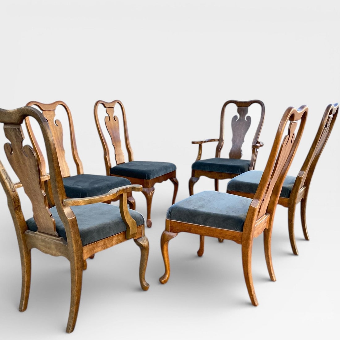 Late 20th Century Set of Six Thomasville Queen Anne Walnut Dining Chairs - 5
