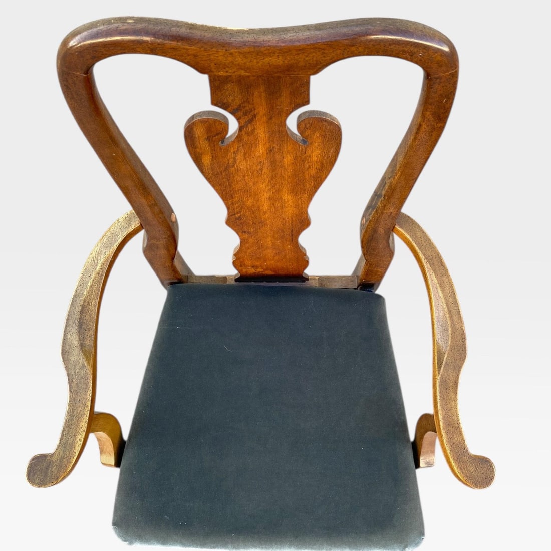 Late 20th Century Set of Six Thomasville Queen Anne Walnut Dining Chairs - 7