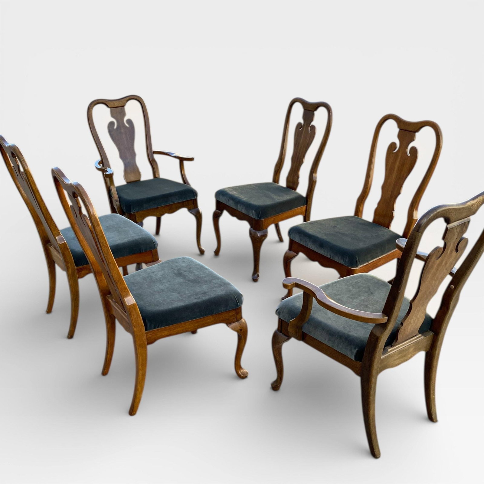 Late 20th Century Set of Six Thomasville Queen Anne Walnut Dining Chairs - 9