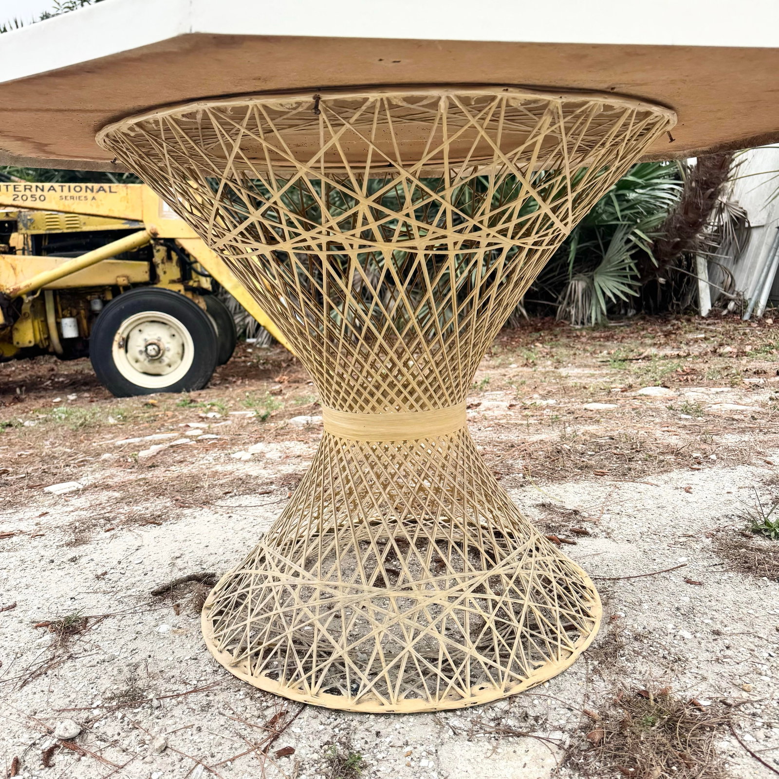 Mid Century Modern Spun Fiberglass Dining Table - 5