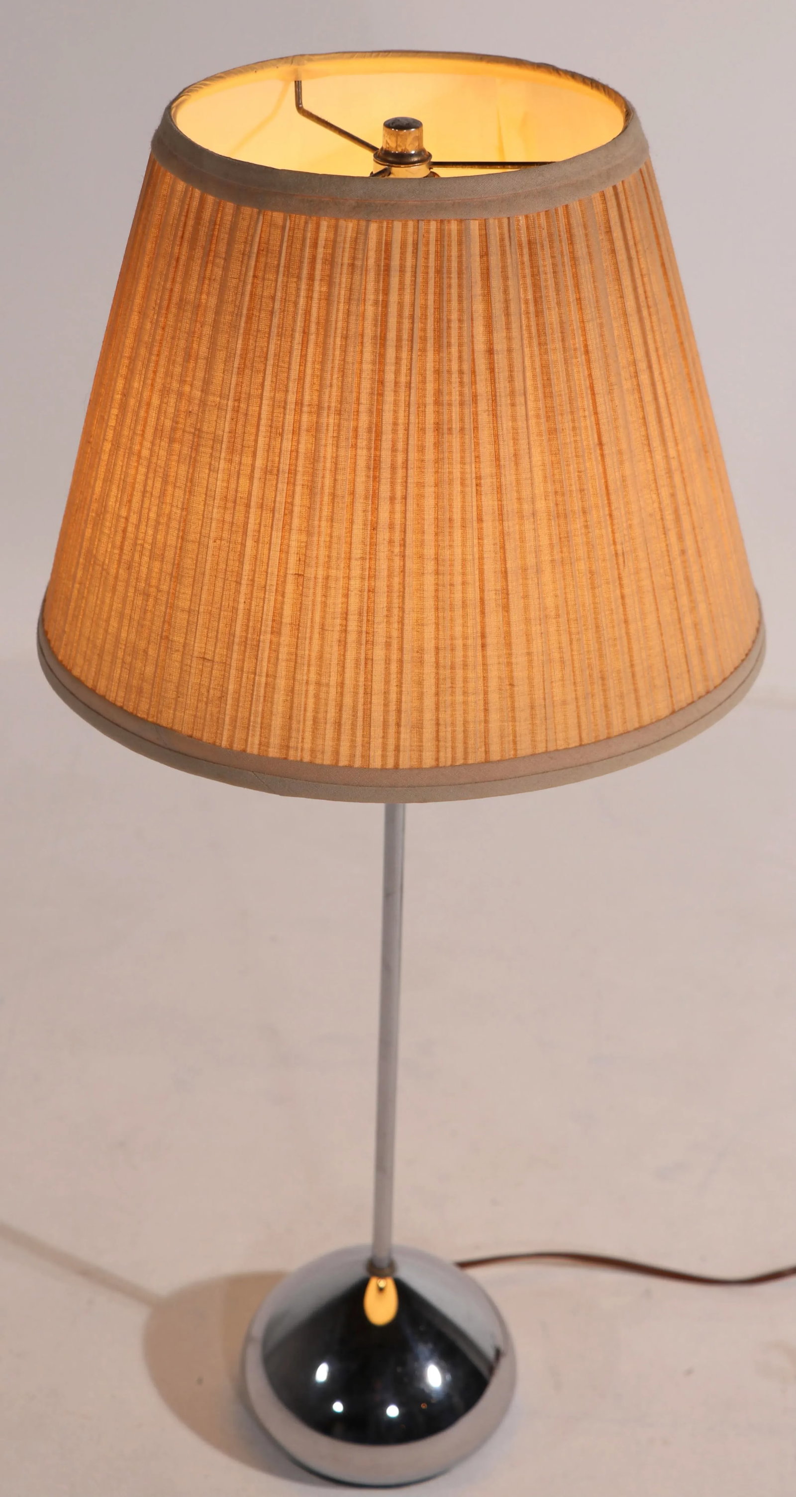 Postmodern Chrome Base Table Lamp Att. To Sonneman - 6