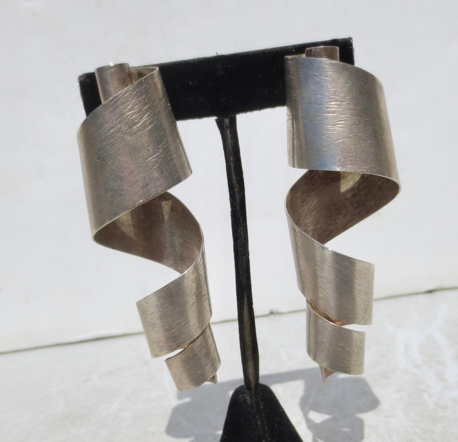 Brutalist Silver Metal Clip-on Earrings - 4