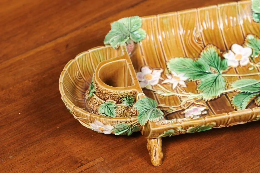 English 19th George Jones Majolica Serving Tray with Strawberries and Flowers - 7