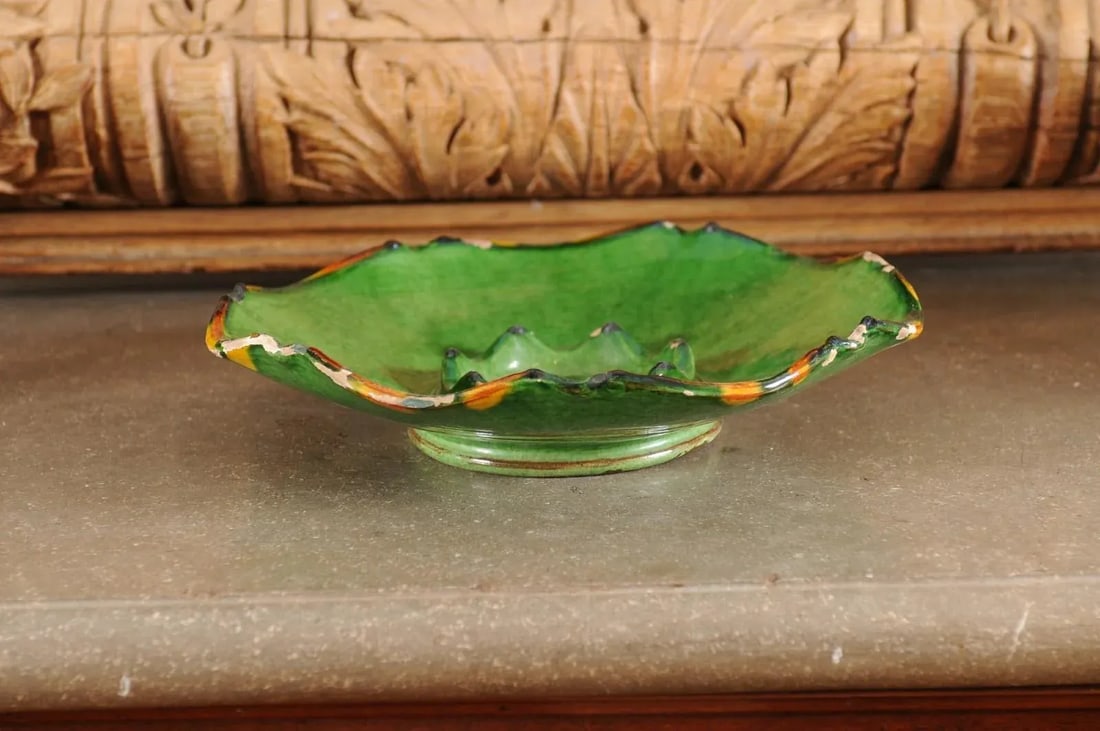 French Provincial 1850s Green Glazed Hors d'Å’uvres Dish with Scalloped Edges - 8