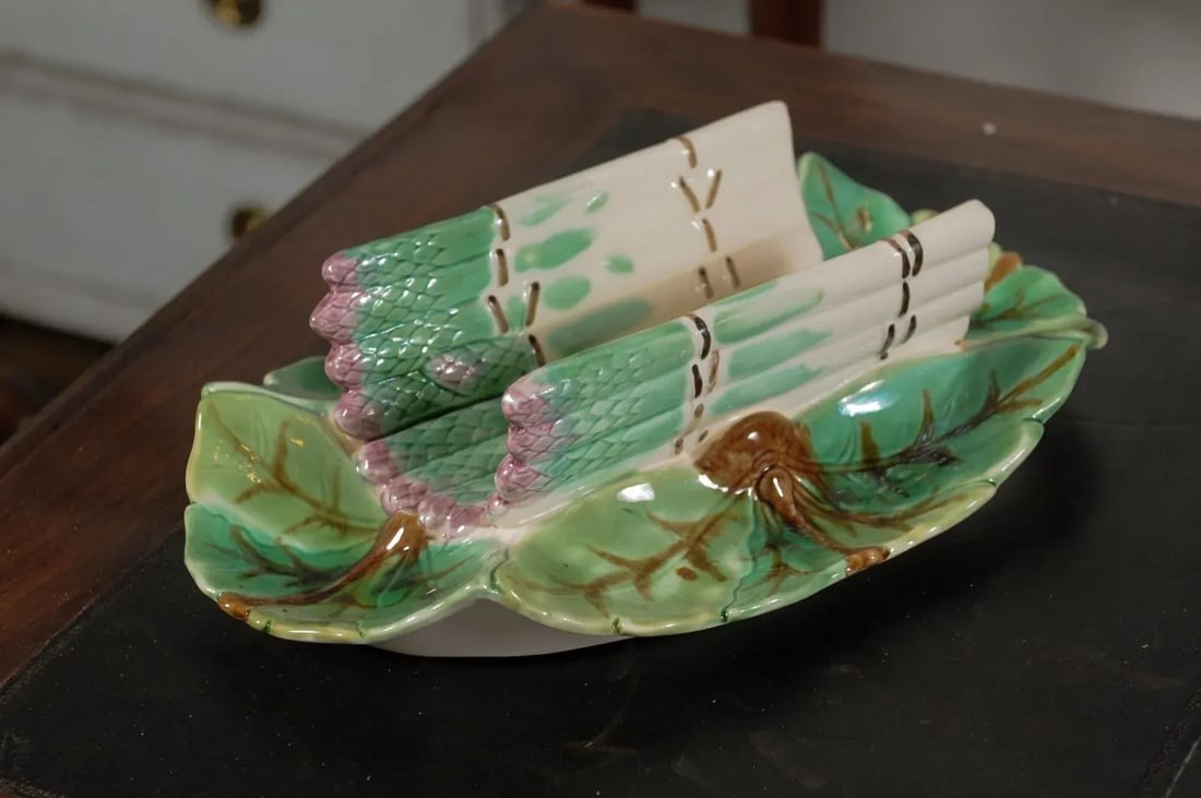 French 19th Century Longchamp Majolica Asparagus Tray with Foliage Platter - 7