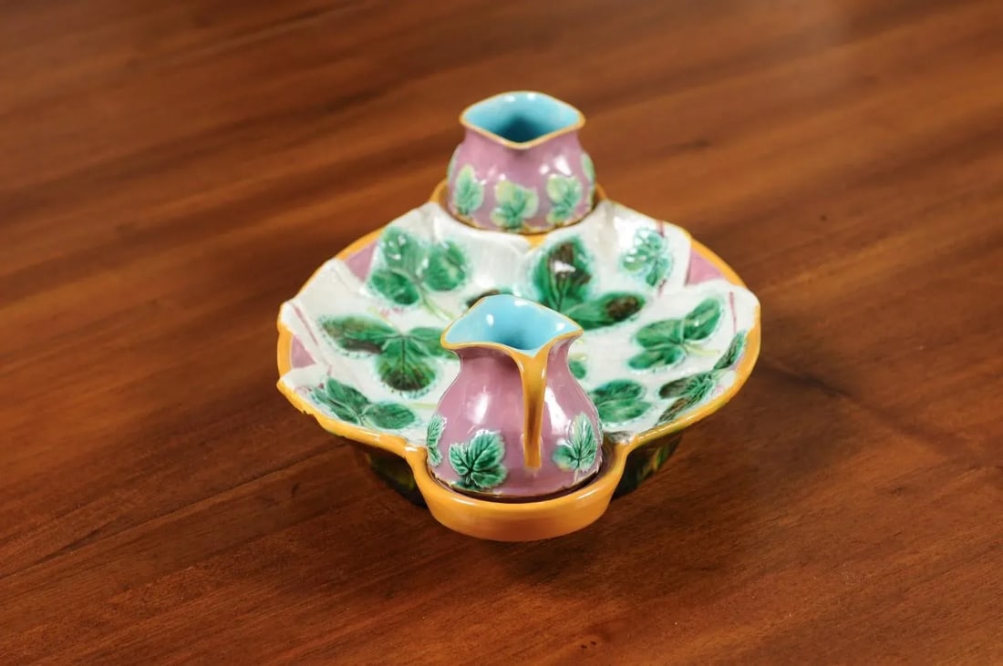 English 19th Century Majolica Serving Tray with Two Pitchers by George Jones - 11