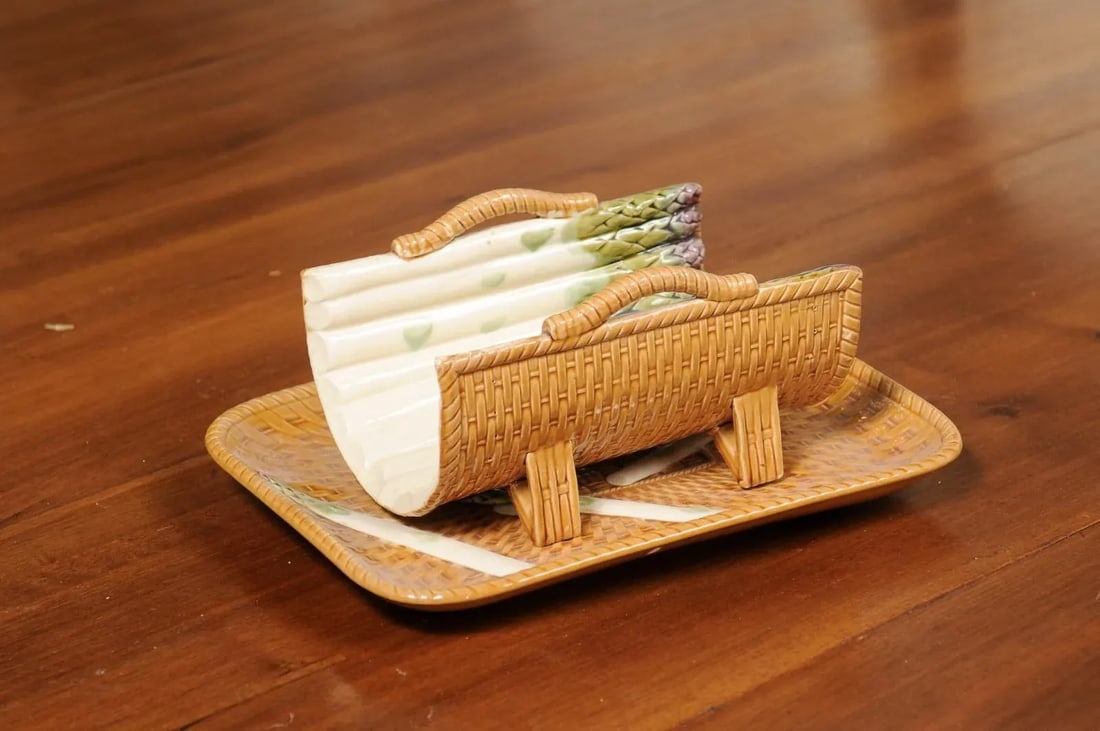 French 19th Century Majolica Asparagus Tray with Cradle and Wicker Motif - 2