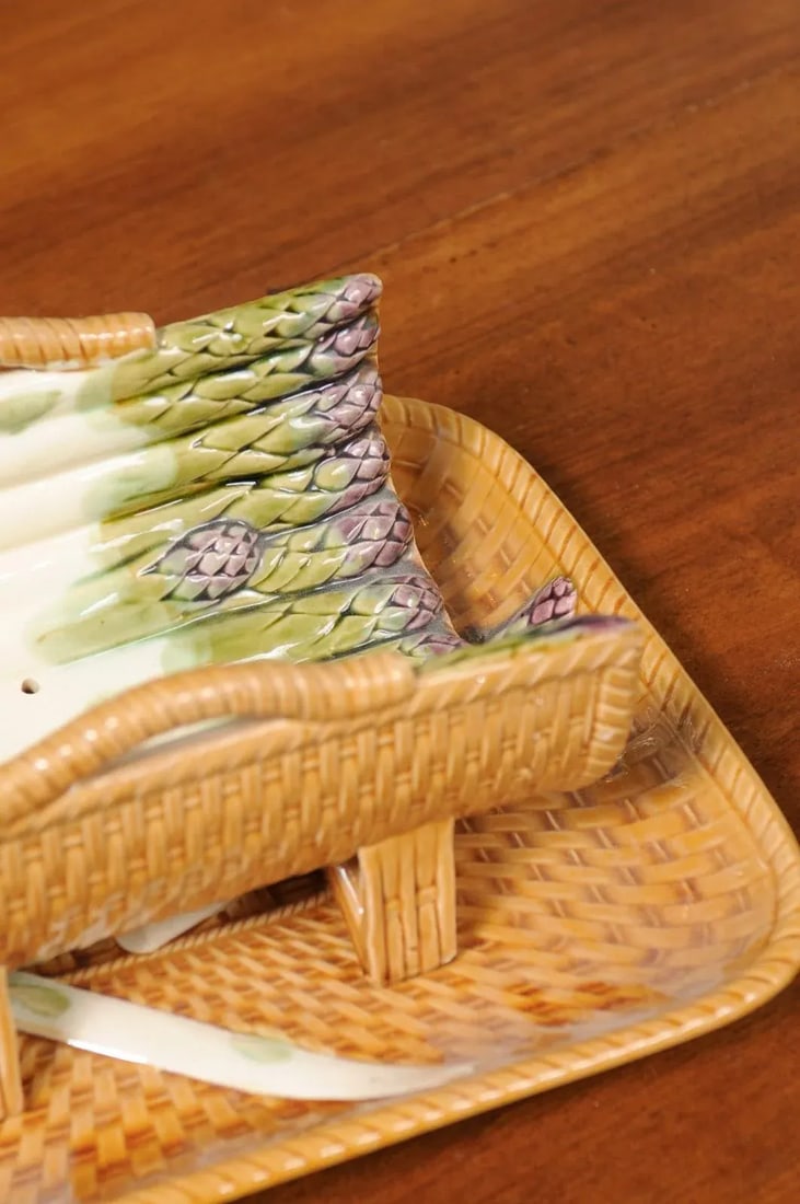 French 19th Century Majolica Asparagus Tray with Cradle and Wicker Motif - 8