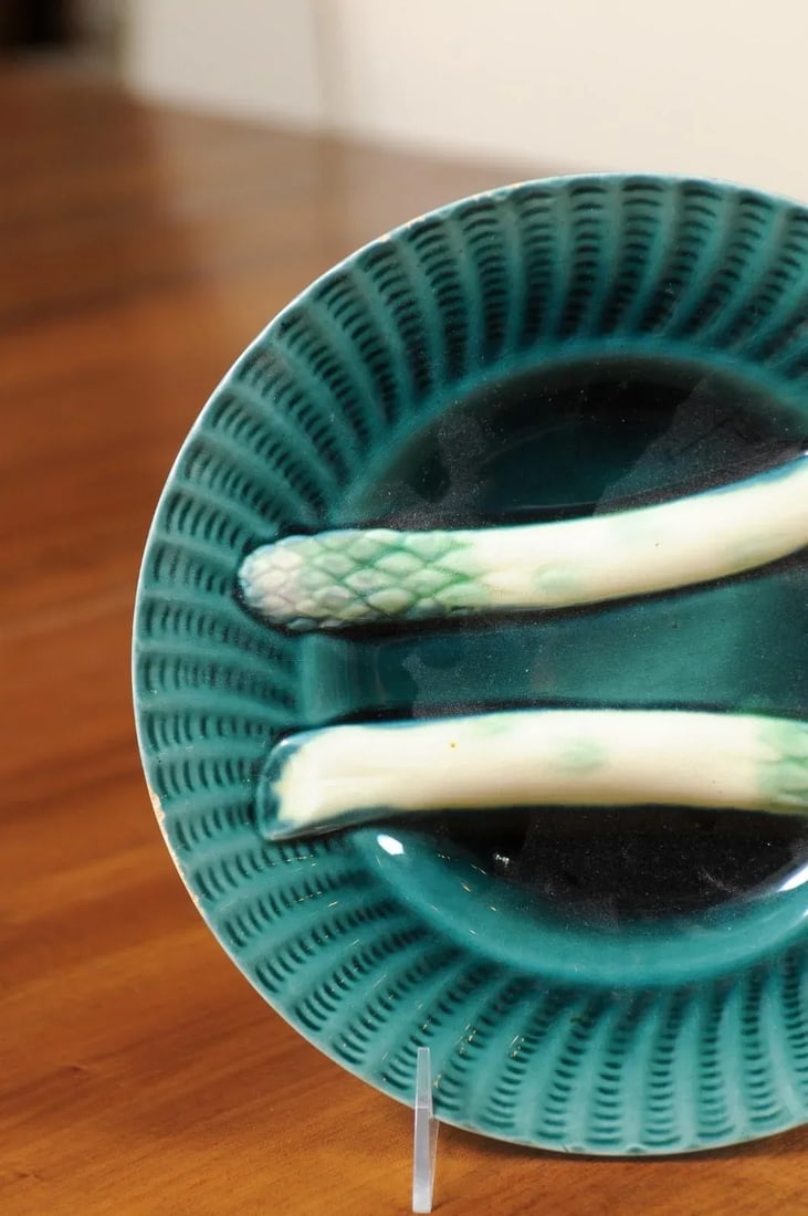 French 20th Century Asparagus Plates with Aqua Color and Rippled Accents - a Pair - 3