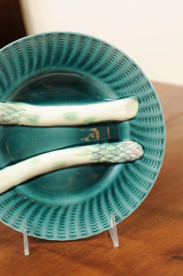 French 20th Century Asparagus Plates with Aqua Color and Rippled Accents - a Pair - 5