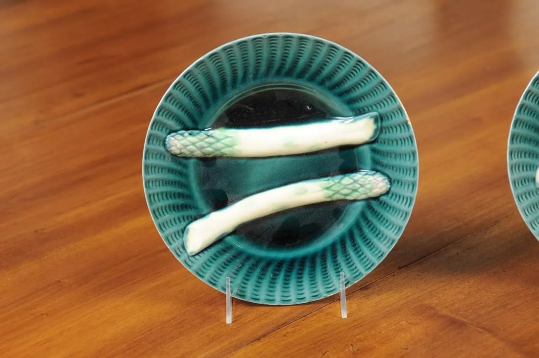 French 20th Century Asparagus Plates with Aqua Color and Rippled Accents - a Pair - 7