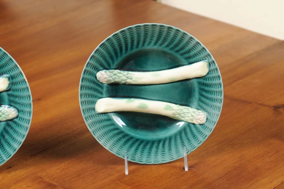 French 20th Century Asparagus Plates with Aqua Color and Rippled Accents - a Pair - 8