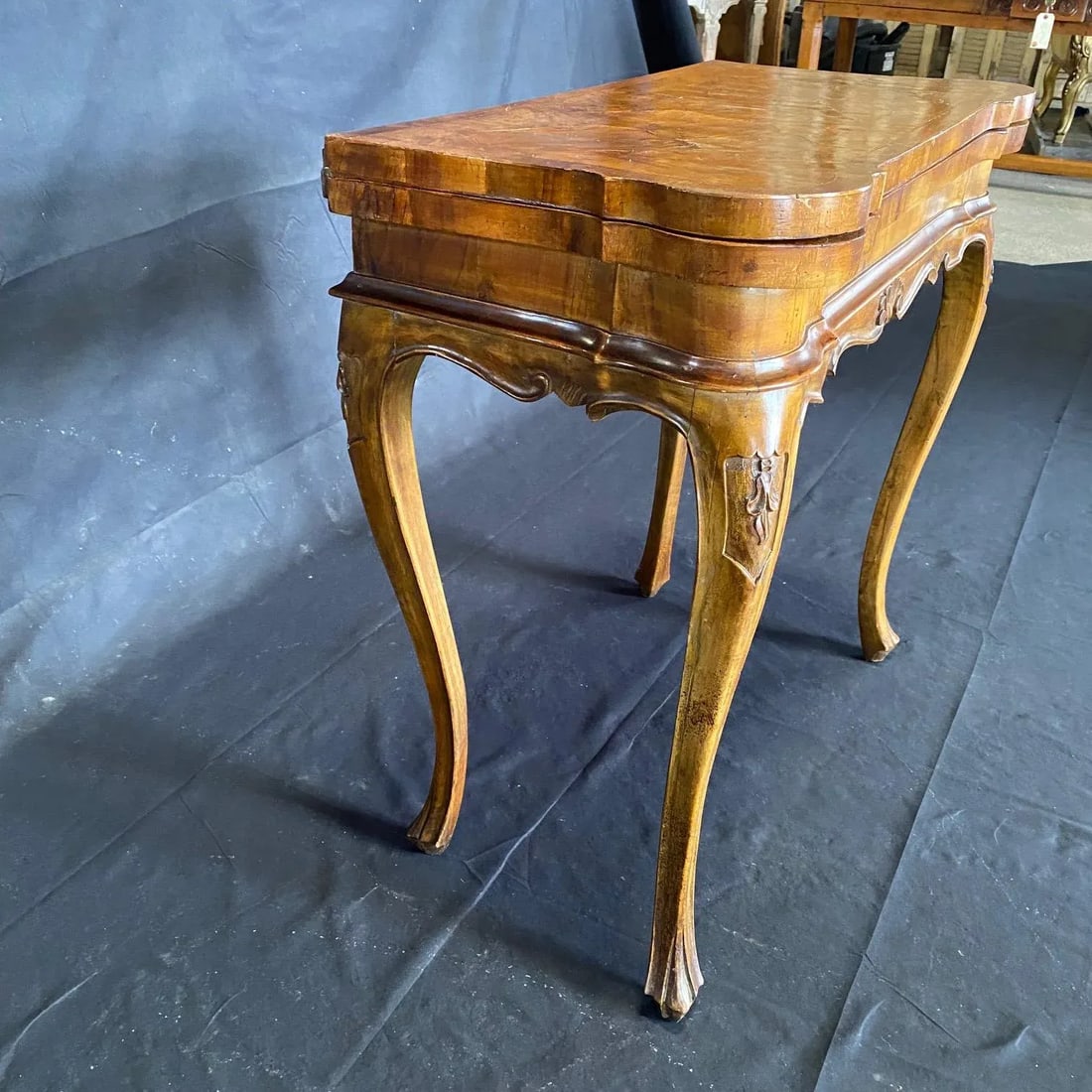 Italian Versatile 18th Century Burled Walnut Game Table - 5