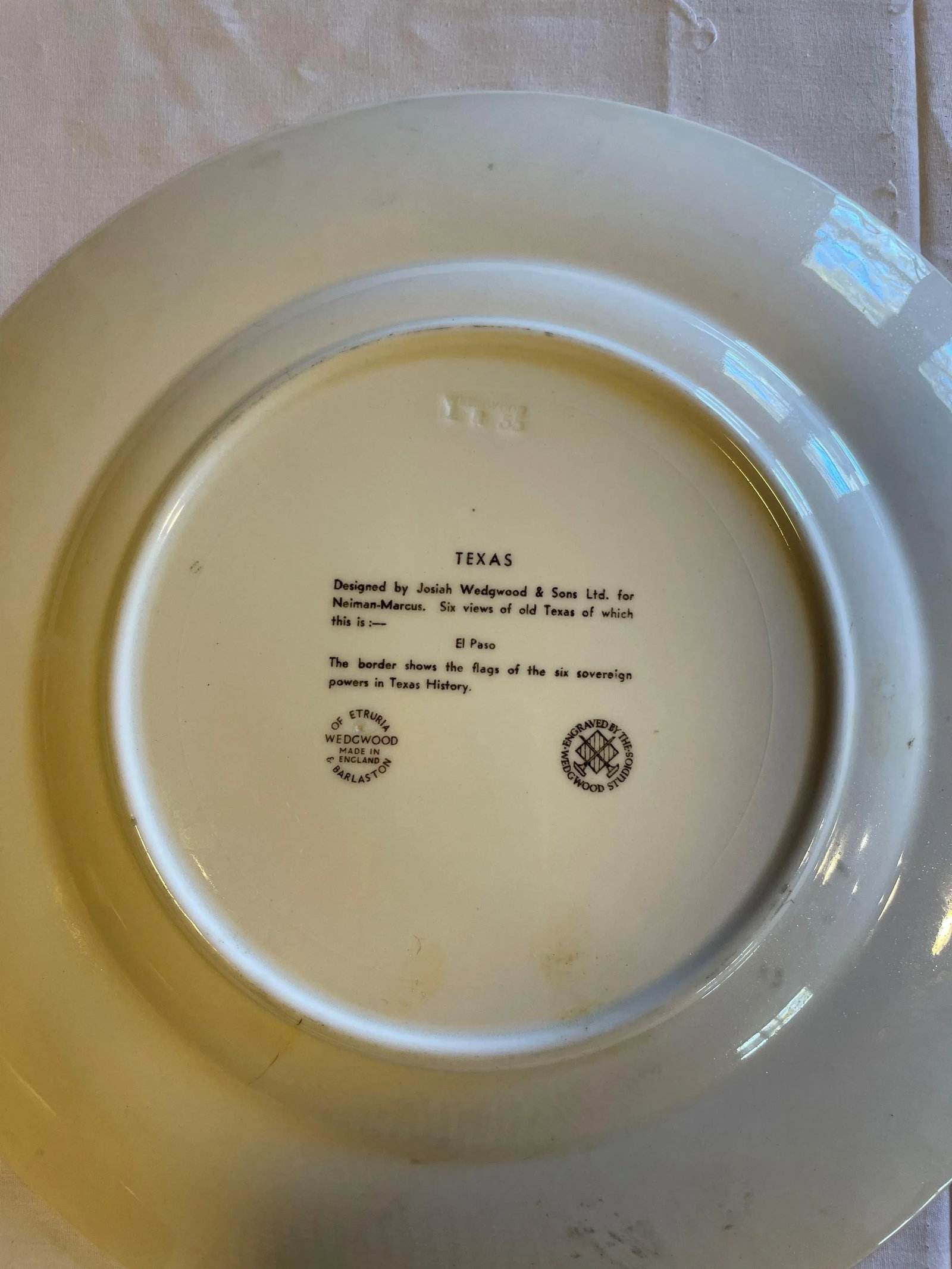 1960s Josiah Wedgewood and Sons for Neiman Marcus Views of Old Texas Salad/Dessert Plates- Set of 5 - 11