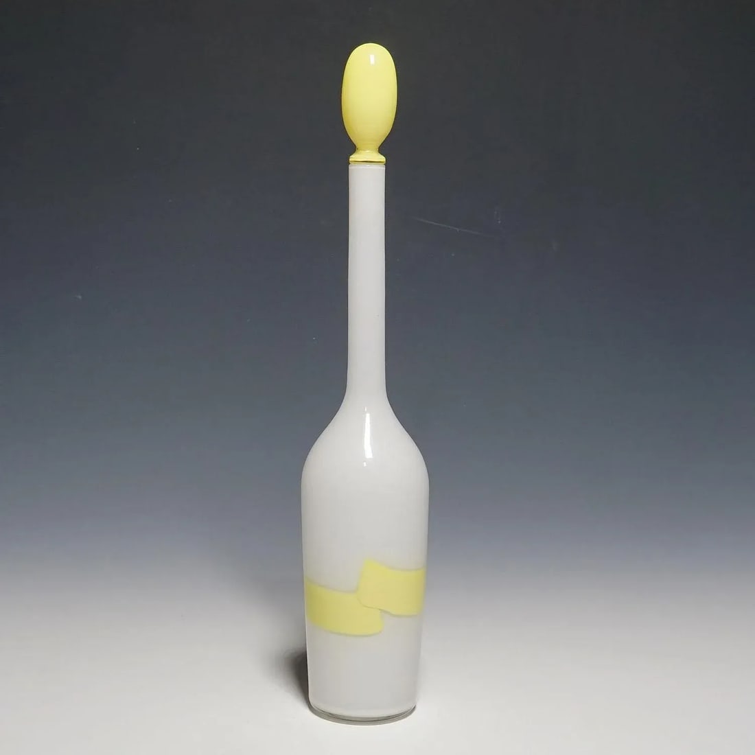 1950s Venini Art Glass Bottle With Fasce Decoration in Yellow, Murano - 4
