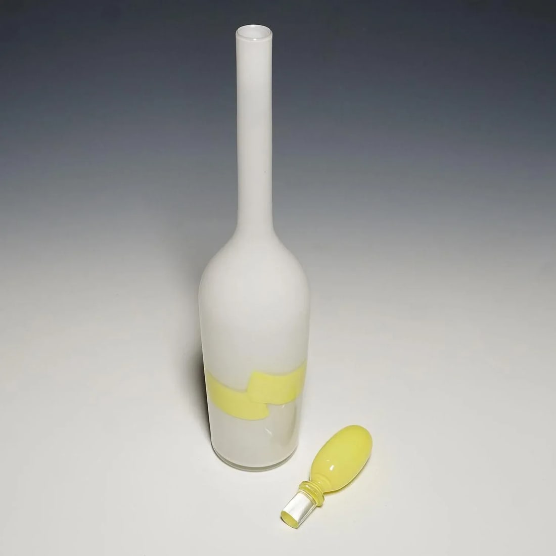 1950s Venini Art Glass Bottle With Fasce Decoration in Yellow, Murano - 6