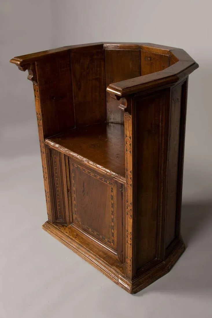 Late 16th to Early 17th Century Italian Renaissance Walnut Chairs - A Pair - 5