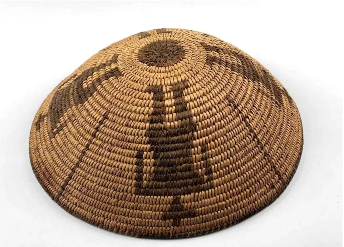 Native American Style Basket With Geometric Figural Motif - 8