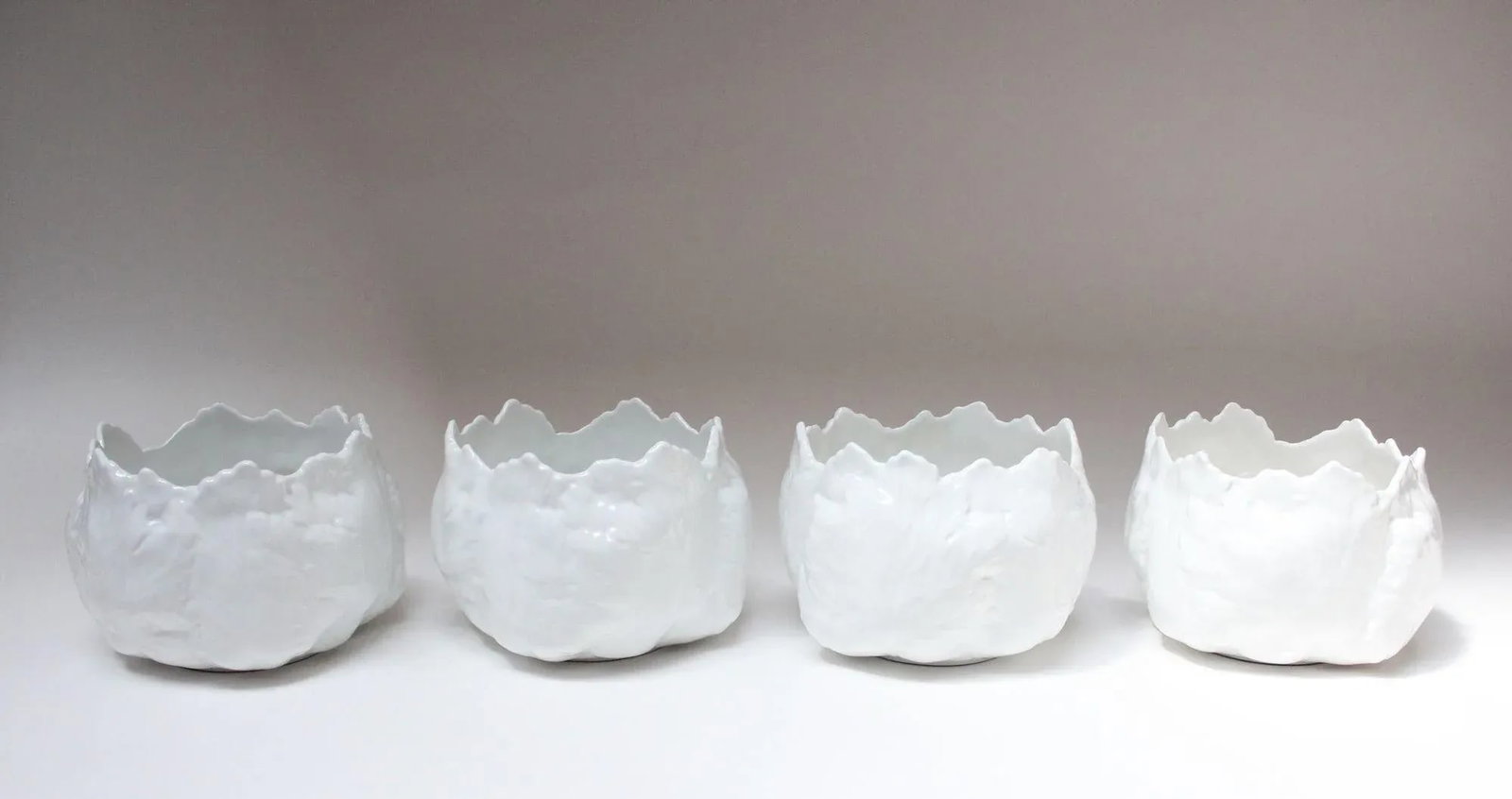 Set of Four Vintage Italian Ceramic Planters With Leaf Motif by Sigma Taste Setter - 2