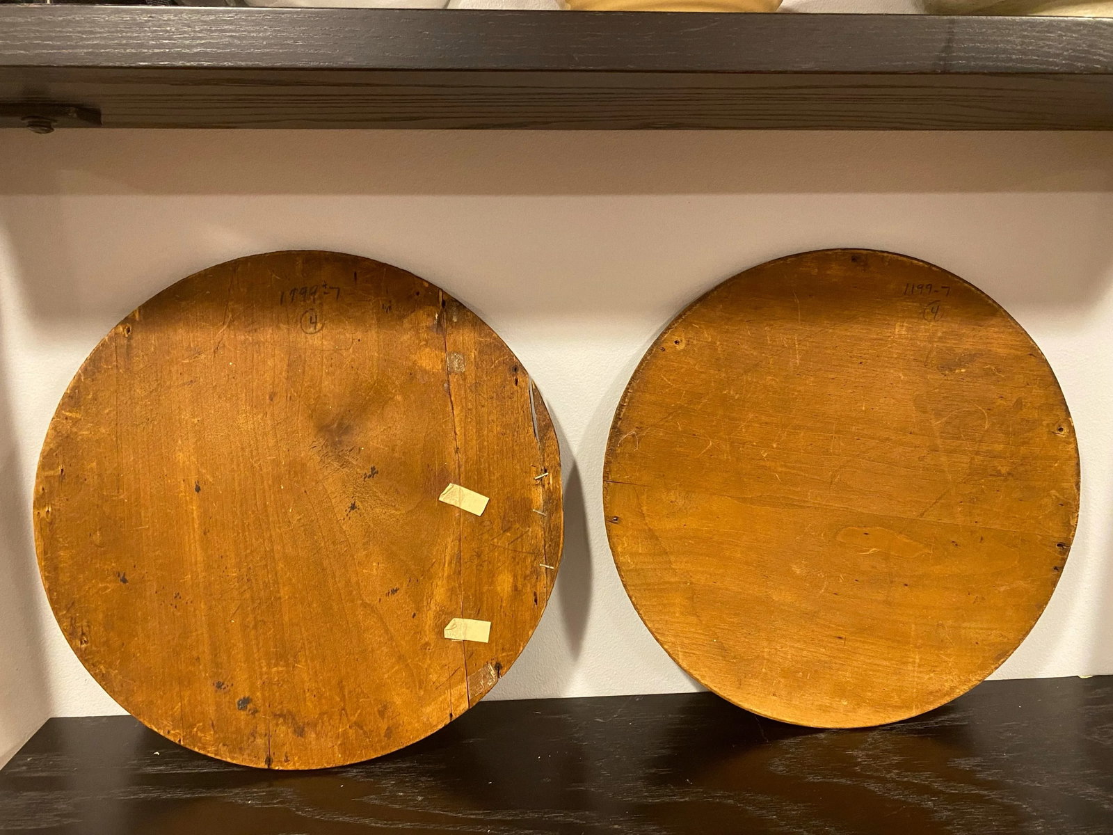 A Pair of Beautiful English Wooden Wine Barrel Lid Oil Paintings, Dating End of 18th Century, Beginn - 4