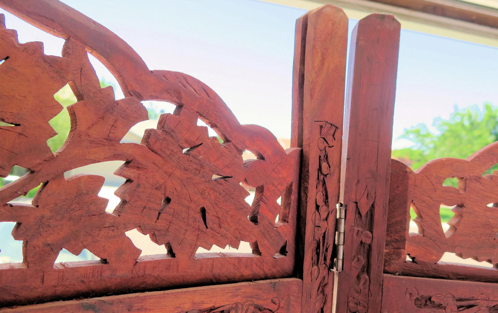 1960s Vintage 4 Panel Indian Teak Wood "Angure Ka Patta" Screen - 2
