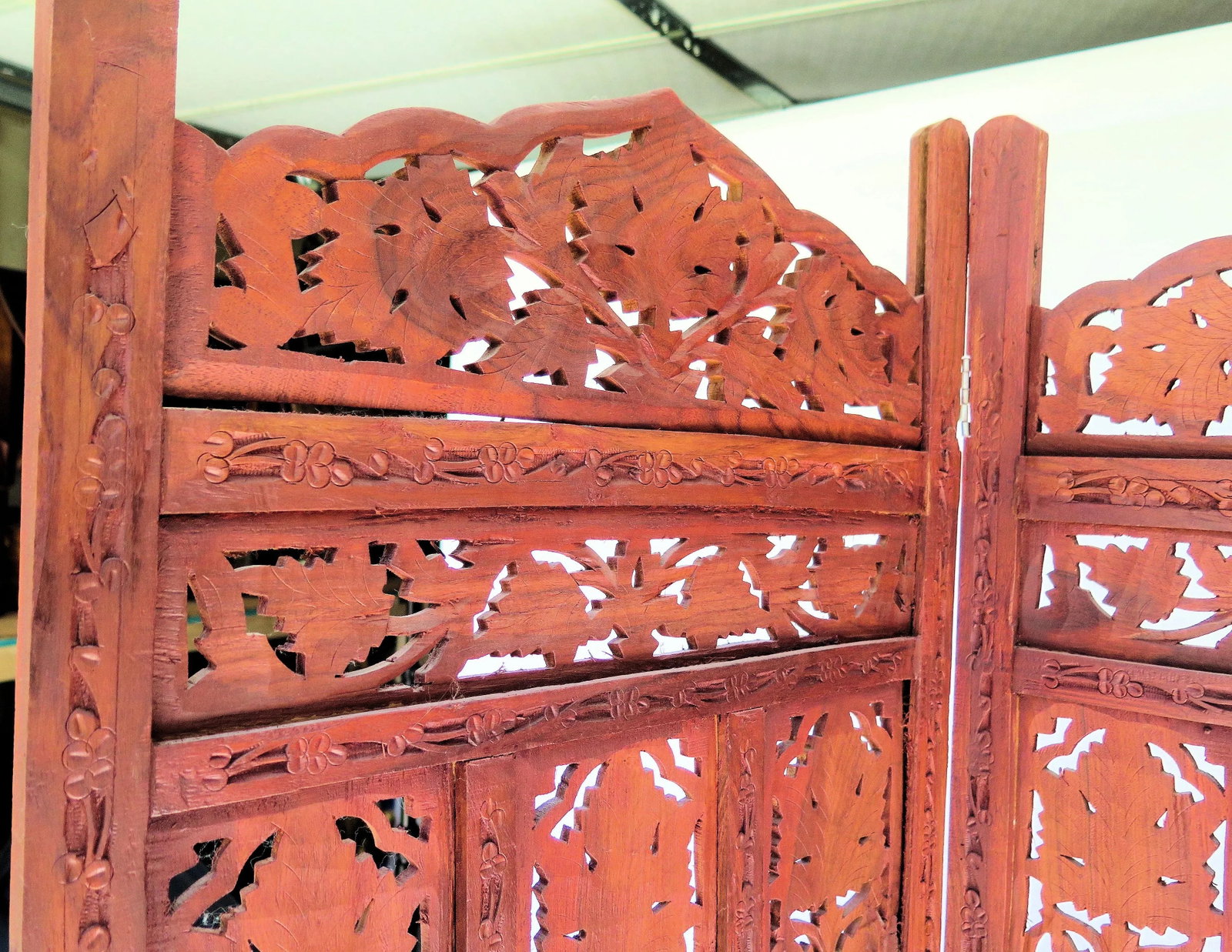 1960s Vintage 4 Panel Indian Teak Wood "Angure Ka Patta" Screen - 6