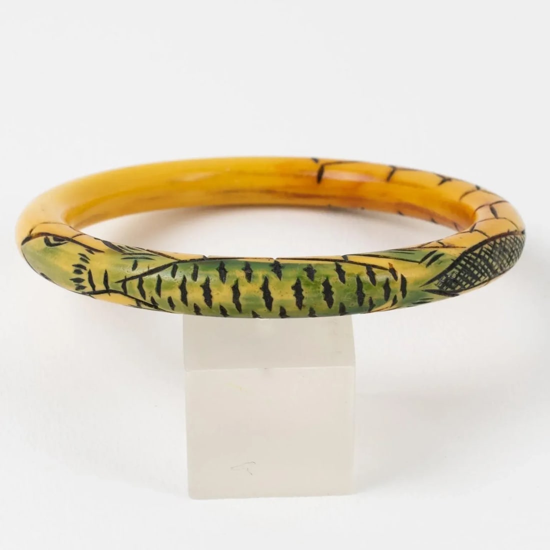 Art Nouveau Celluloid Bracelet Bangle With Lizard Design - 4