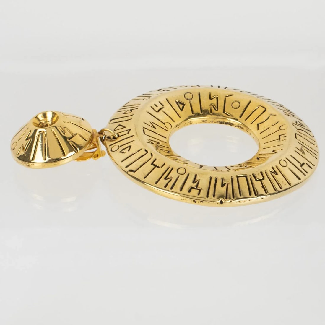 Francoise Montague Paris Oversized Gilded Resin Donut Dangle Pair of Clip Earrings - 5
