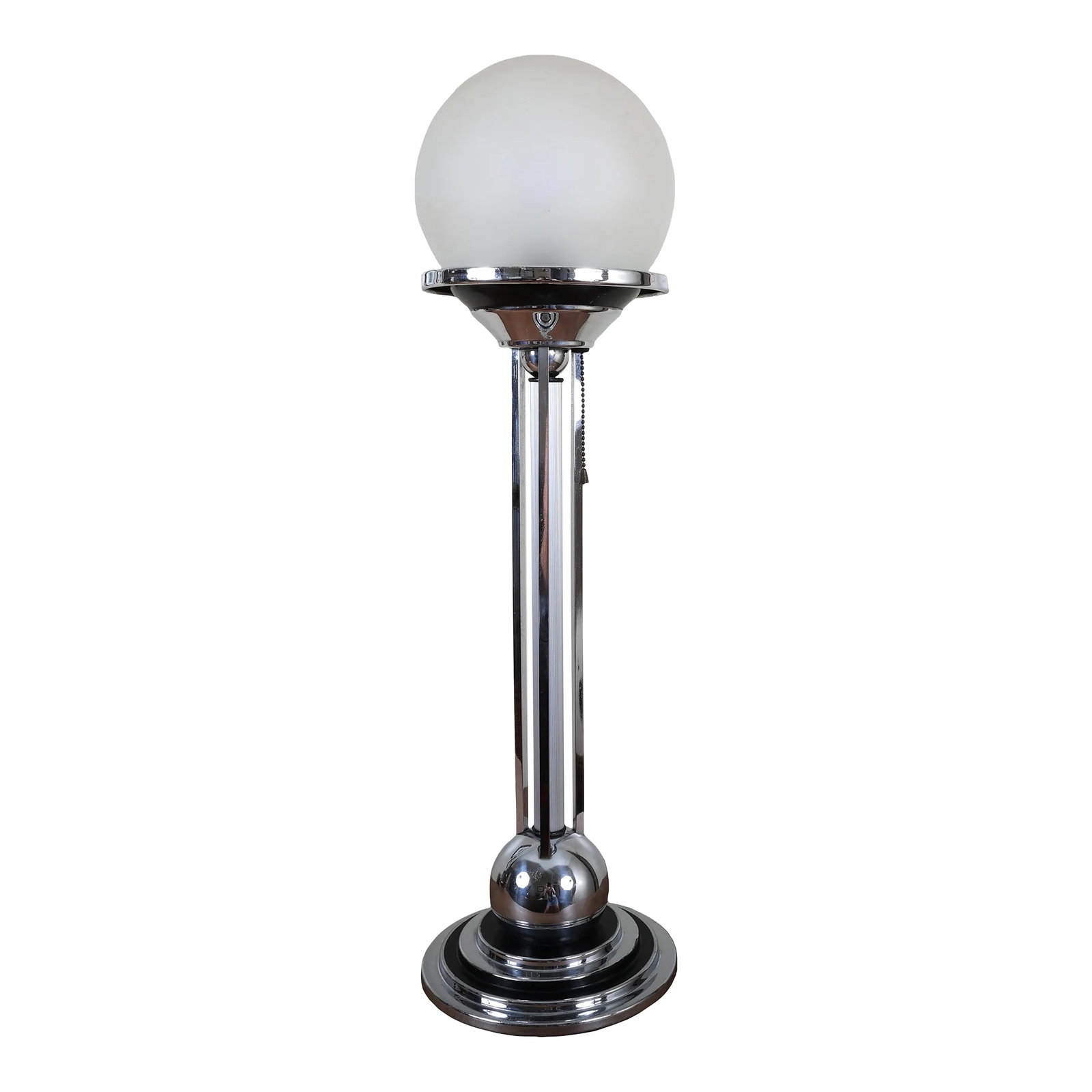 Vintage Art Deco Chrome Table Lamp: Superb vintage, art deco, machine age table lamp in chrome and black. Attribution to the exact age and designer of this lamp is difficult to pin down due to the lack of information, however believed t