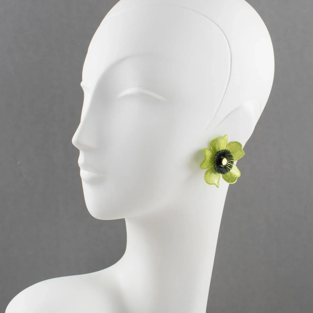 Monique Vedie, Line Vautrin Student Resin Pair of Clip Earrings Pistachio Flower - 2