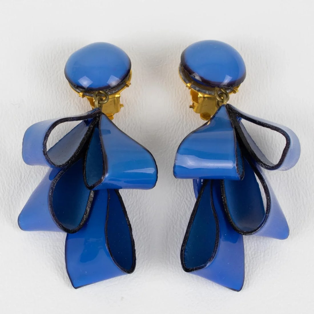 Cilea Paris Dangle Resin Pair of Clip Earrings Cobalt Blue Ribbons - 3