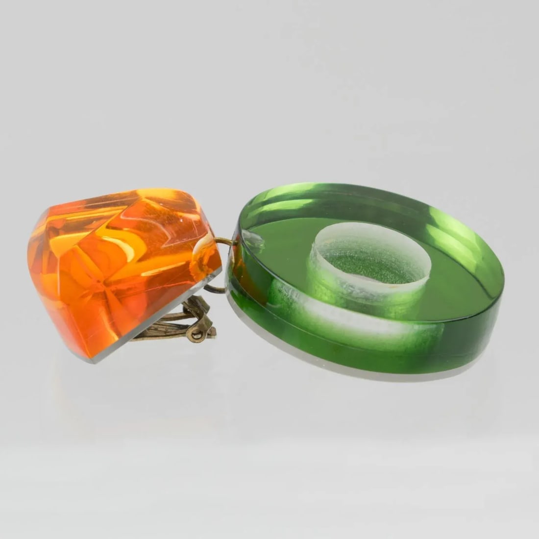 Kaso Lucite Pair of Clip Earrings Dangle Green and Orange Donut - 5