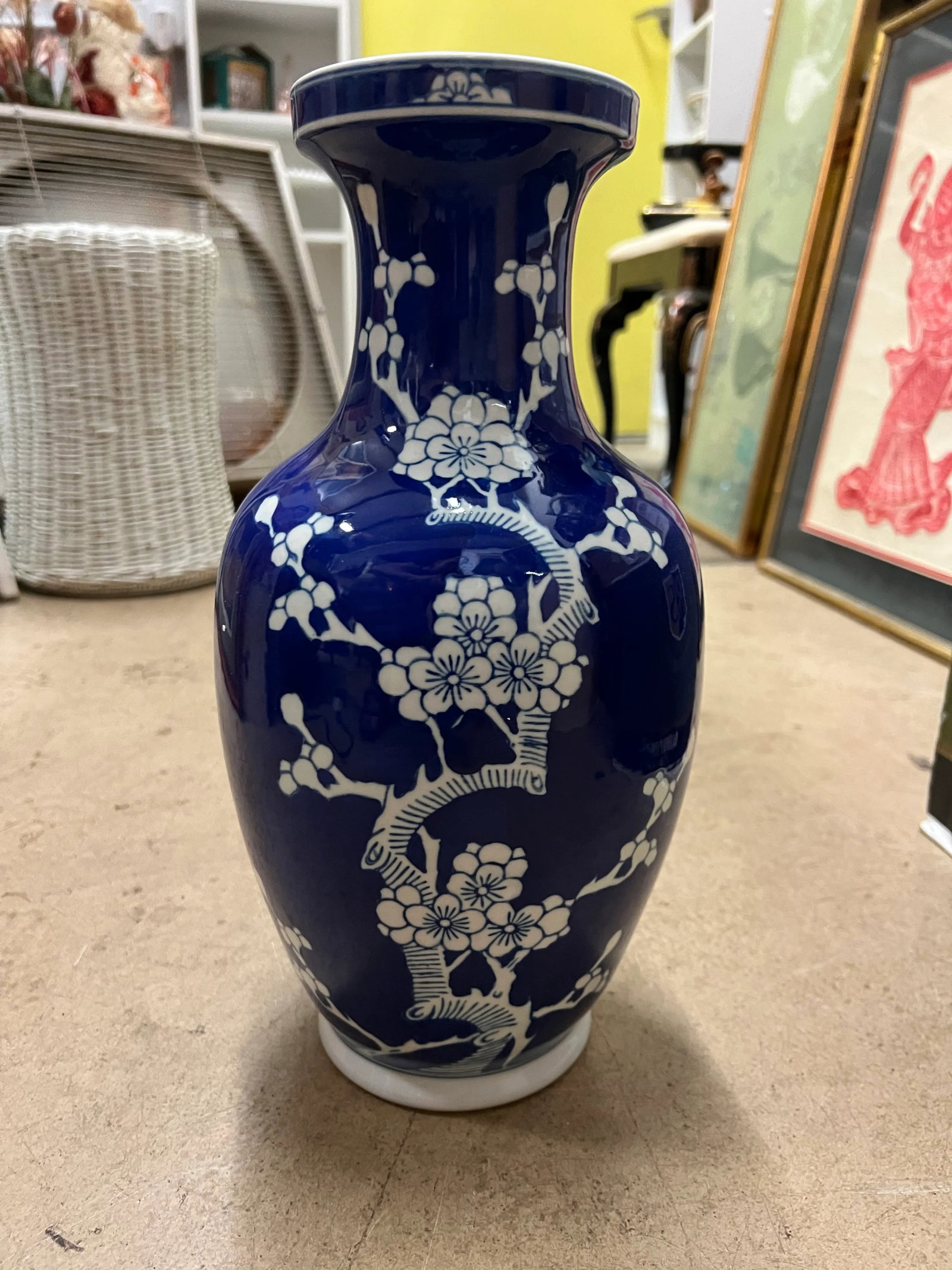 20th Century Blue & White Cherry Blossom Vase - 4