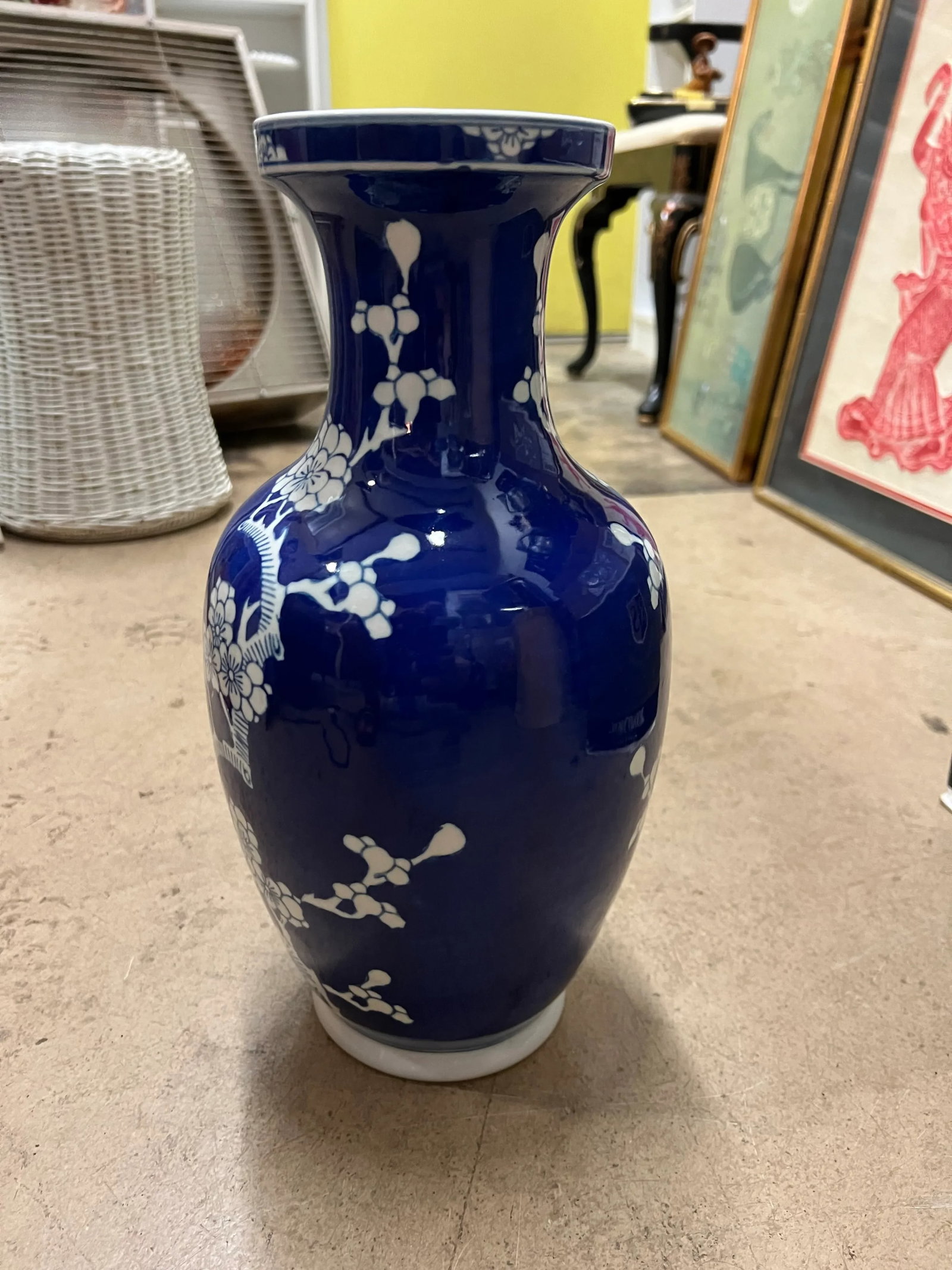 20th Century Blue & White Cherry Blossom Vase - 5