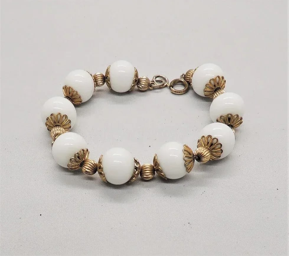Vintage 1950s Signed Napier Goldtone White Resin Bead Bracelet - 3