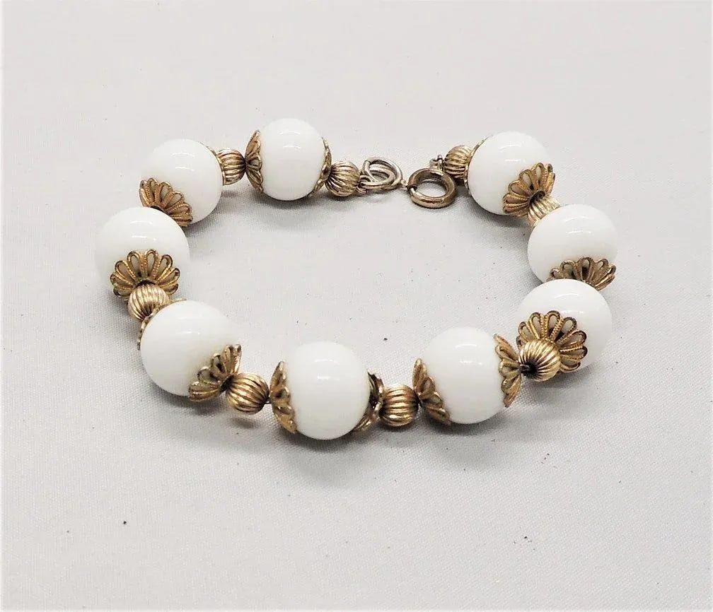 Vintage 1950s Signed Napier Goldtone White Resin Bead Bracelet - 5