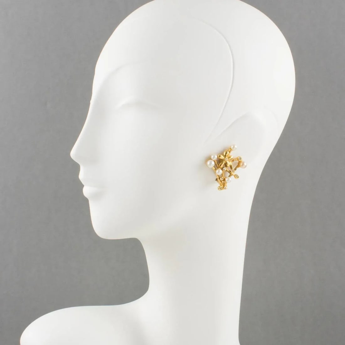 Kenzo Jeweled Pair of Clip Earrings With Floral Pearls - 2