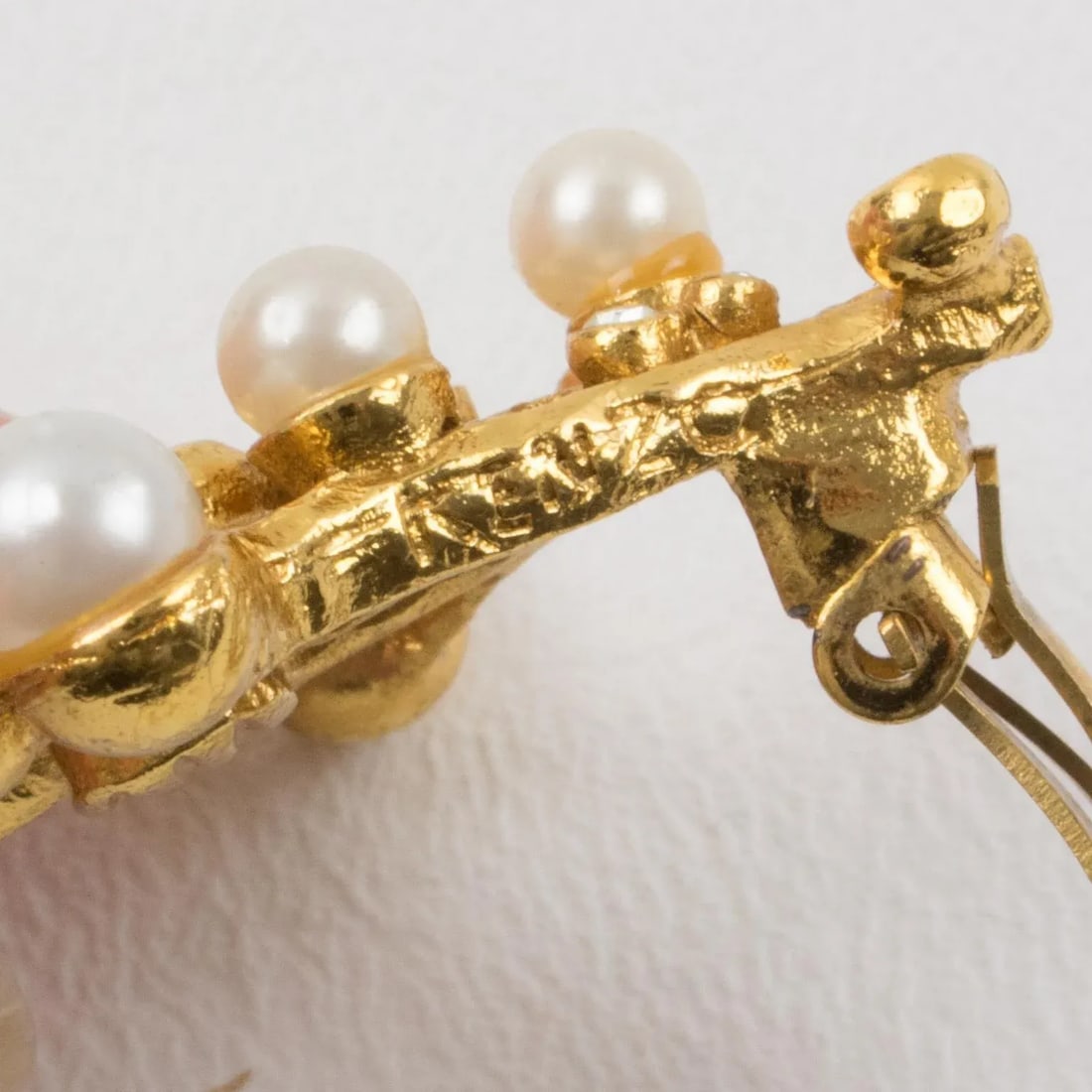 Kenzo Jeweled Pair of Clip Earrings With Floral Pearls - 5