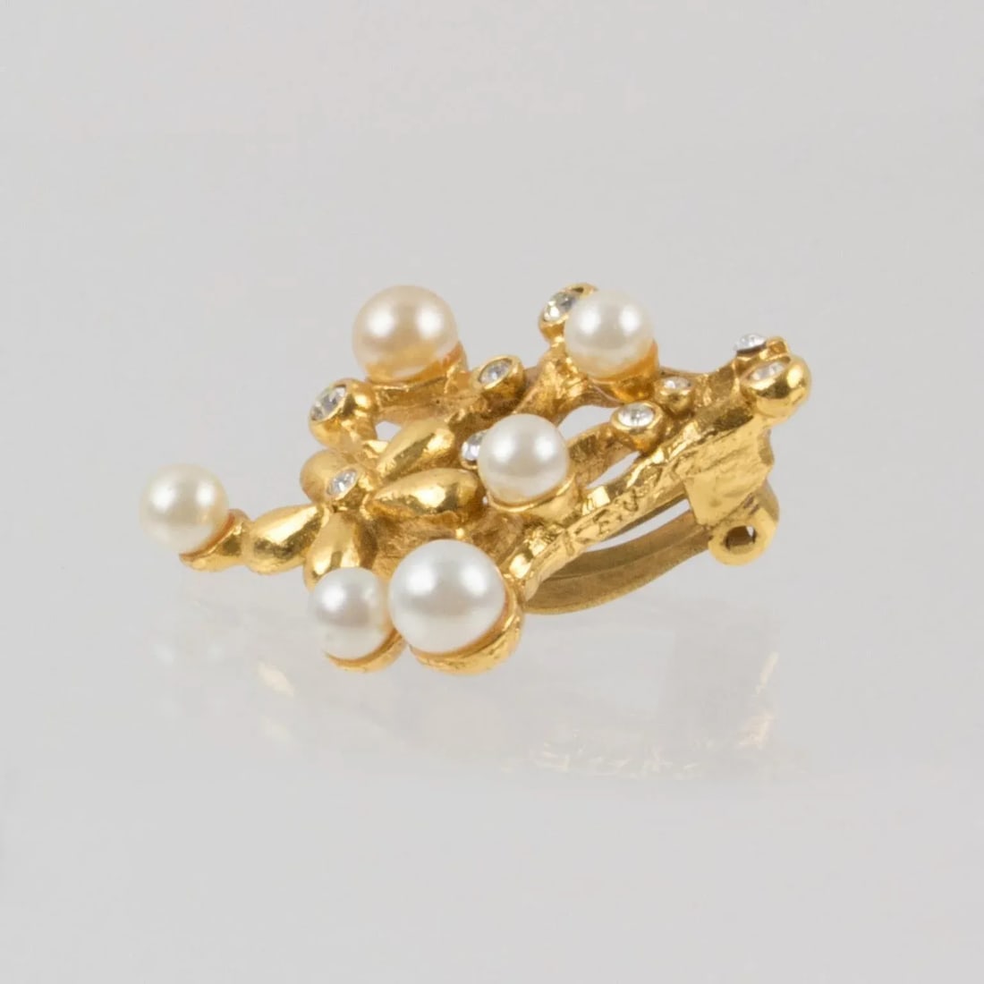 Kenzo Jeweled Pair of Clip Earrings With Floral Pearls - 6